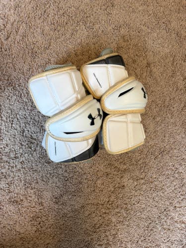 Medium Adult Under Armour Command Pro Arm Pads (Used)