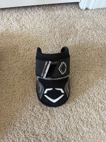 Black Senior EvoShield Elbow Guard Elbow Protection (Used)