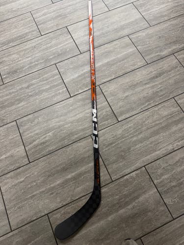 Senior CCM FT9 Pro Right Handed Hockey Stick P29 75 Flex (New)