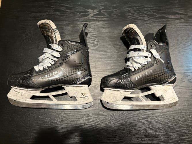 Black 2024 Bauer Supreme Shadow Hockey Skates Pro Stock 10 (Used)