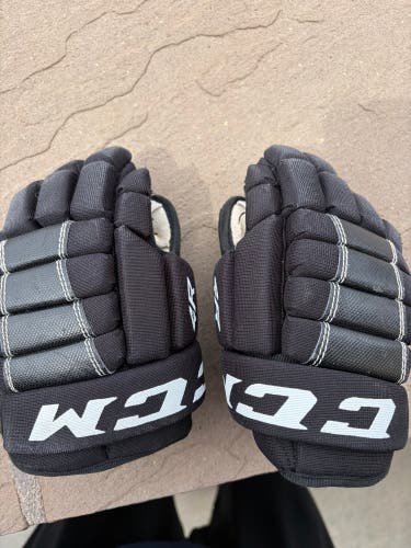 CCM Tacks 4 Roll Gloves 9" (Used)