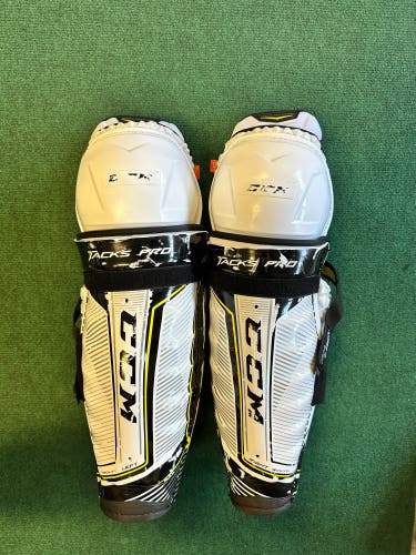 Senior CCM Tacks Pro 17" Shin Pads Pro Stock (Used)