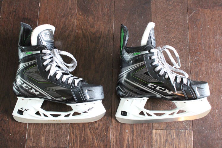 Black CCM Ribcor 88K Hockey Skates Regular Width 6.5 (Used)