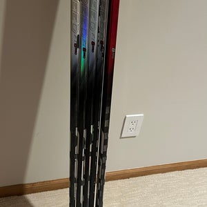 Intermediate CCM JetSpeed FT8 Pro Right Handed Hockey Stick P28 65 Flex Pro Stock (Used)