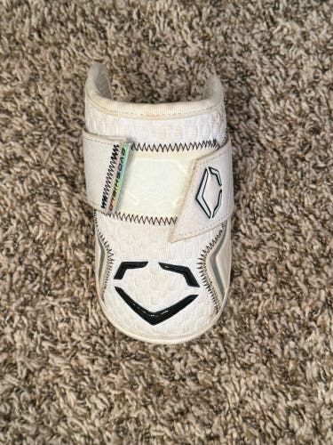 White Senior EvoShield Elbow Guard Elbow Protection (Used)