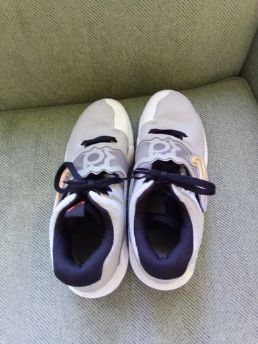 KD Trey 5 X "Wolf Gray" colorway size 10.5