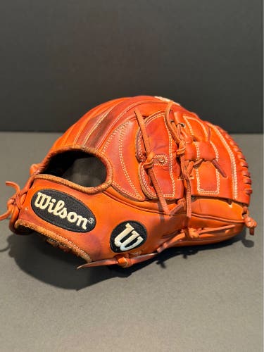 Rare Japanese exclusive MIJ Wilson A2K RH Pitcher's Baseball Glove 12" (Used)