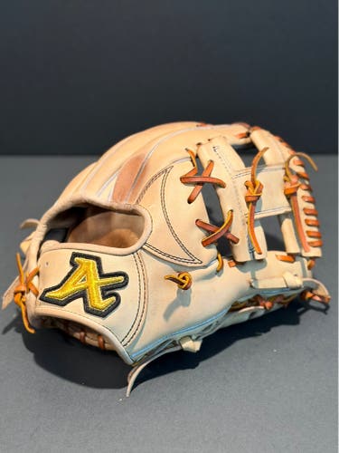 Rare Japanese Atoms MIJ RH Infield Baseball Glove 11.5" (Used)
