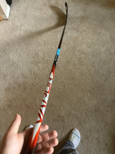 Senior Bauer Vapor Flylite Right Handed Hockey Stick P28 87 Flex (New)