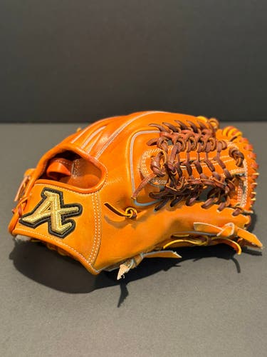 Rare Japanese Atoms MIJ Uragami leather RH Infield Baseball Glove 11.75" (Used)