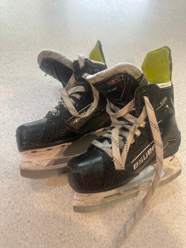 Black 2024 Bauer Supreme M50 Pro Hockey Skates Regular Width 12 (Used)
