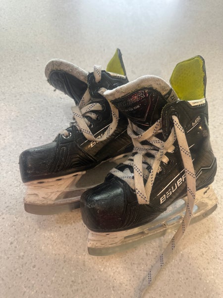 Black 2024 Bauer Supreme M50 Pro Hockey Skates Regular Width 12 (Used)