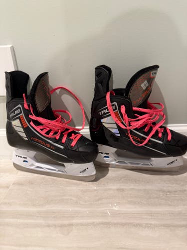 2023 True HZRDUS 5x Hockey Skates Wide Width Size 4 (New)