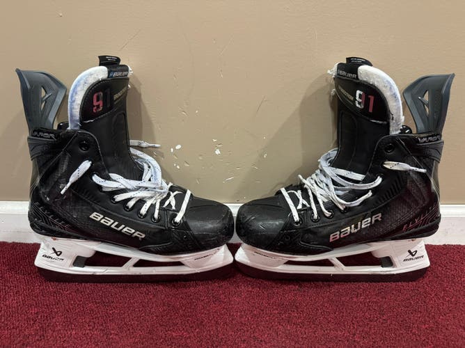 Bauer Vapor Flylite Hockey Skates Regular Width Pro Stock 8.5 Item#FY852