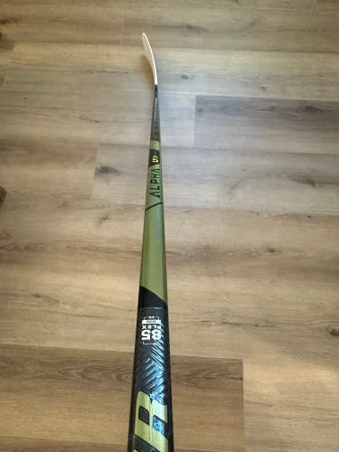Senior Warrior Alpha LX3 Pro Right Handed Hockey Stick W88 85 Flex (Used)