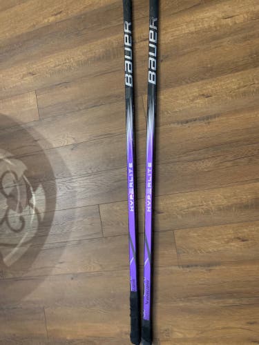 Intermediate Bauer Vapor Hyperlite 2 Left Hand Hockey Stick P28 65 Flex (Used)