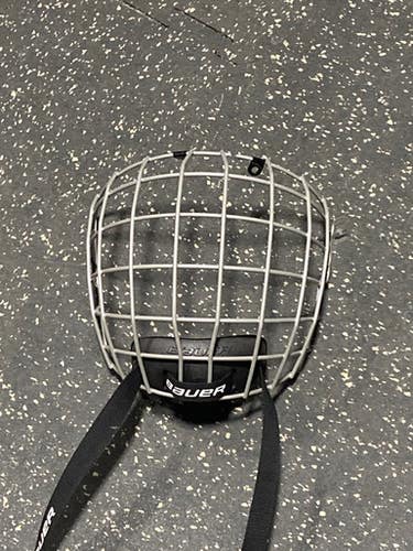 Used Bauer Hockey Wire Mask Grey Md 11472-s000130452