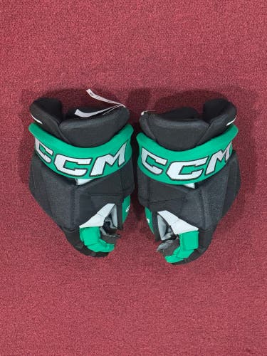 CCM Tacks XF Pro Gloves 14" Pro Stock (New)Item#MY98