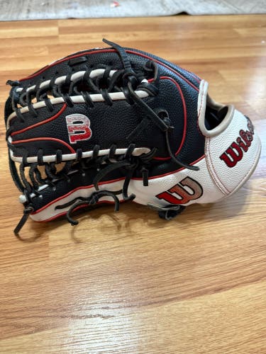 Wilson A2000 LH Outfield Baseball Glove 12.75" (Used)