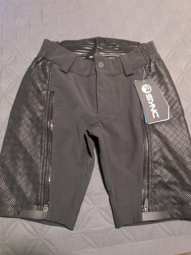 Small SYNC Training shorts DU