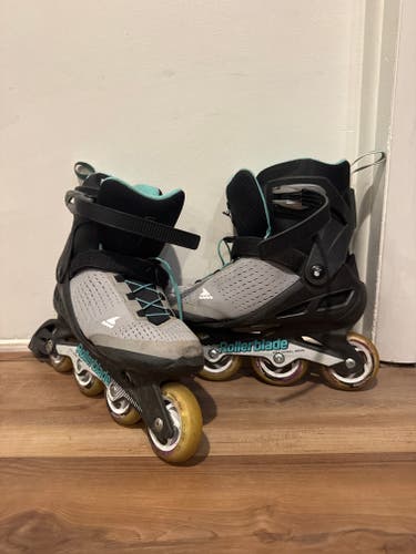 Rollerblade Macroblade inline skate womens size 10 Inline Skates Regular Width Size 10 (Used)