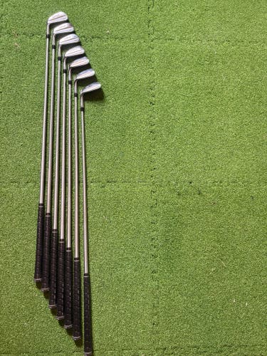 Men's Titleist MB Forged 714 Left Hand Iron Set Regular Flex (Used)