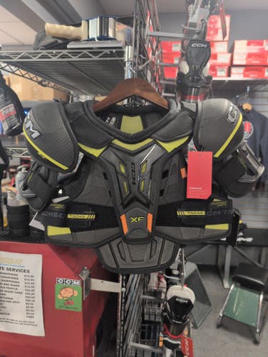 Senior CCM Tacks XF Shoulder Pads (New)