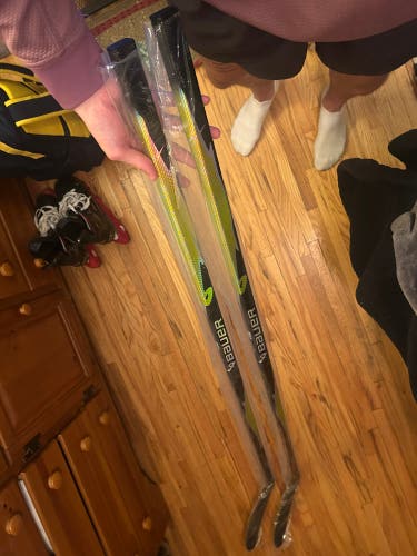Bauer Flylite 2-Pack Brand New RH Pro stock