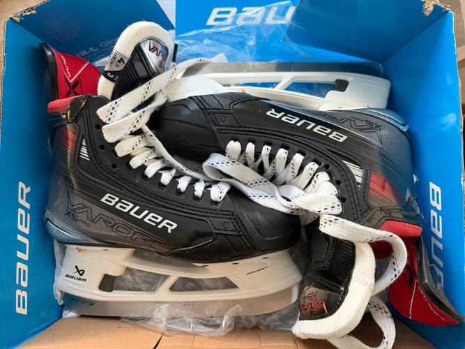 2023 Bauer Vapor X5 Pro Hockey Skates Wide Width Size 4.5 (New)