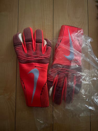 Nike Phantom Dynamic Fit Soccer Goalkeeper Gloves IF8190-635 Crimson Sz 12