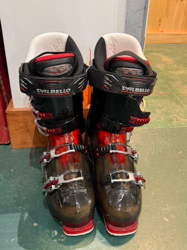 Mondo 30 & up Men's Dalbello Viper 10 Ski Boots (Used)