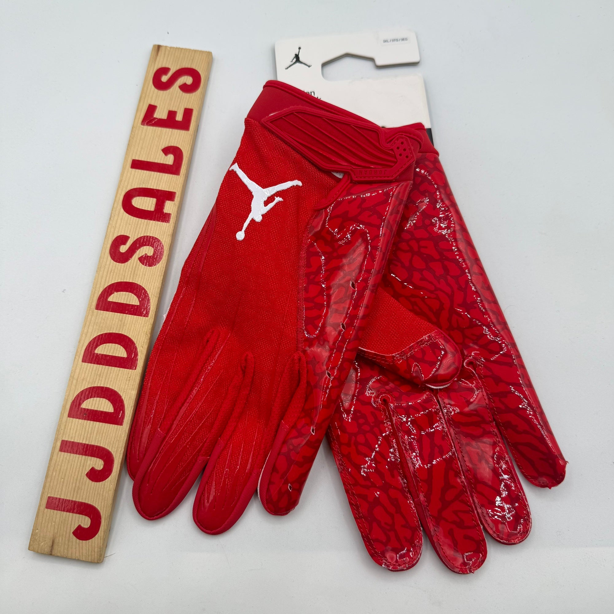 セール‼️NIKE JORDAN FLY FOOTBALL GLOVE RED L Jordan Adult Fly