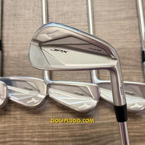 Mizuno JPX 923 Tour Iron Set 4-PW / Dynamic Gold Steel, X Stiff (202)