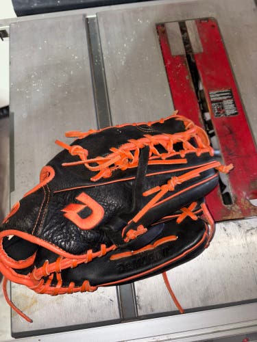 DeMarini RH Softball Glove 12.5" (Used)