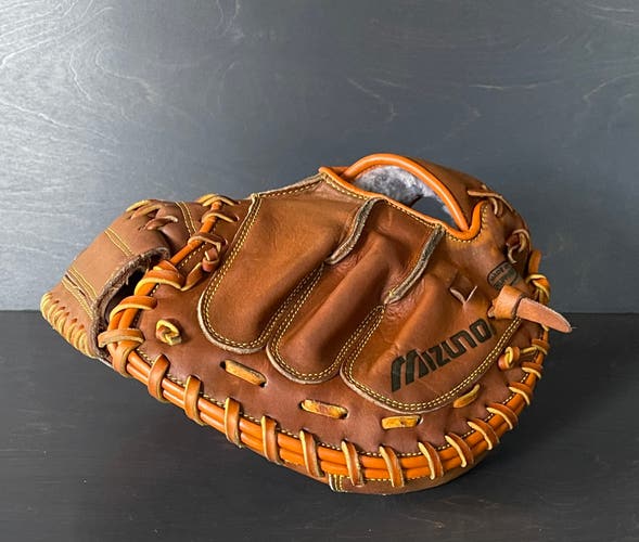 2000 Mizuno MZC1050 RHT Catcher's Baseball Glove 30" (Used)