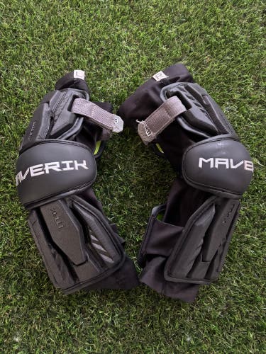 Medium Adult Maverik Max Arm Pads (Used)