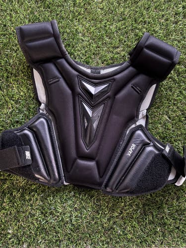 Medium Adult Nike Vapor Shoulder Pads (Used)