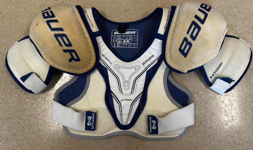 Medium Junior Bauer Shoulder Pads (Used)
