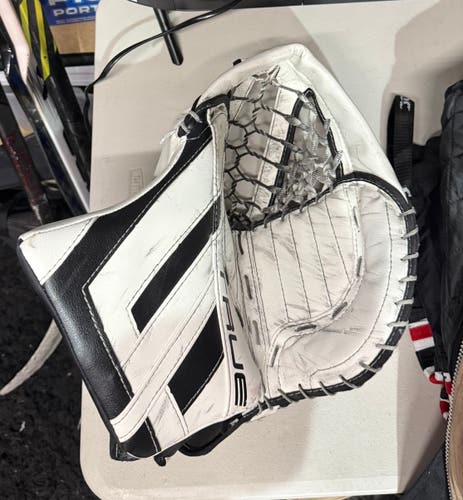 True HZRDUS 9x4 Regular Catch Glove