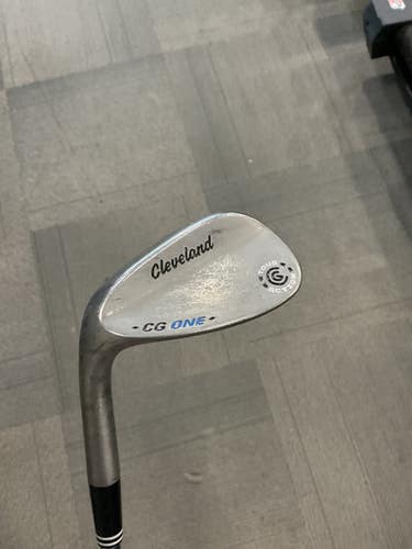 Used Cleveland Cg One Tour Action Golf Wedge Mens Rh 52 Degree 11614-s000237360