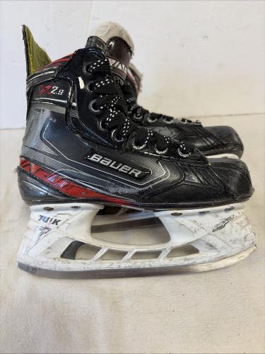 Junior Size 1.5 Bauer Vapor X2.9 Ice Hockey Skates.