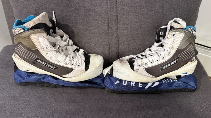 Bauer Hockey Goalie Skates Regular Width Size 2 (Used)