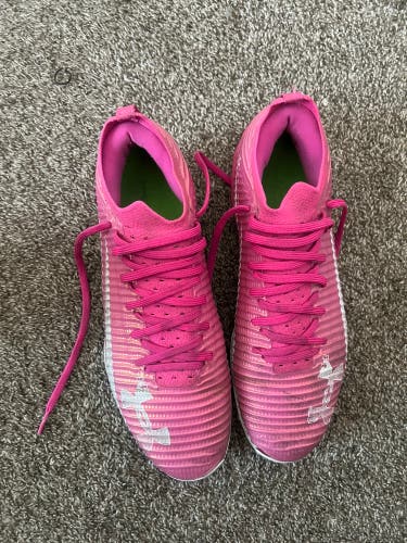 Men's Size M 11 Under Armour Blur Low Top Molded Cleats (Used)