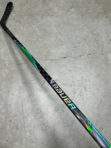 77 Flex Custom P92 Senior Bauer Flylite Right Hand Hockey Stick NHL Pro Stock