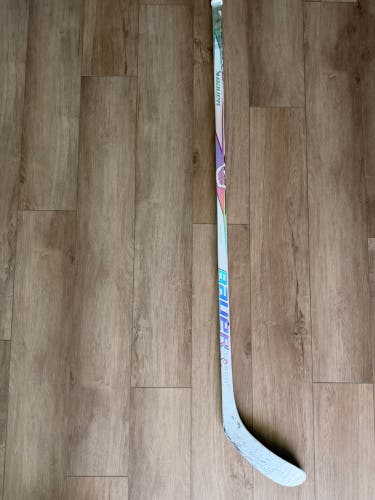 Junior Bauer Proto2 Right Handed Hockey Stick P28 50 Flex (Used)