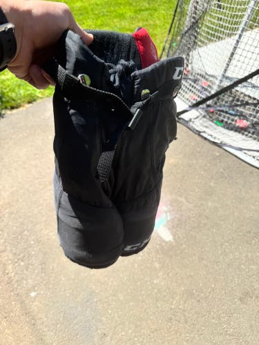 Youth Medium CCM Hockey Pants (Used)