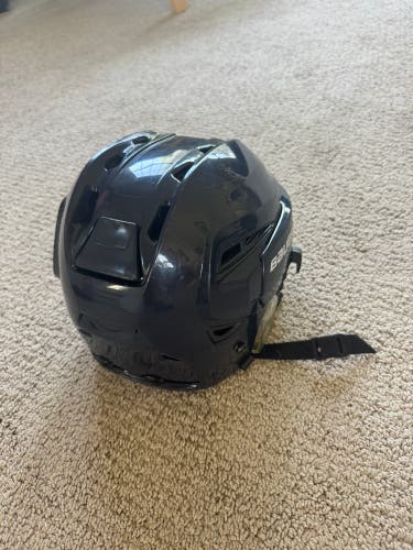 Medium Bauer Re-Akt 100 Helmet (Used)