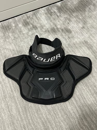 Bauer Pro Senior neck guard