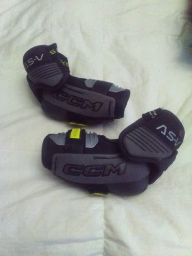 Junior Large CCM Tacks AS-V Elbow Pads (Used)