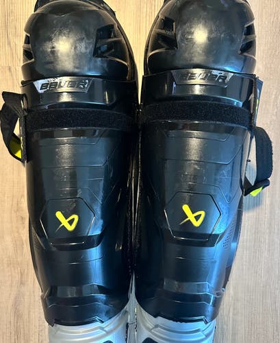 Senior Bauer Supreme M3 17" Shin Pads (Used)